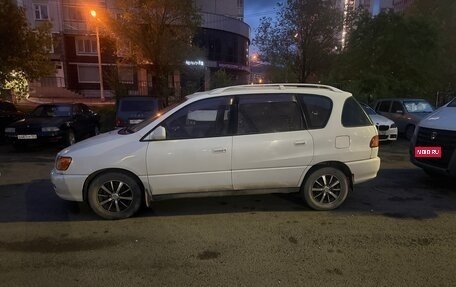 Toyota Ipsum II, 2001 год, 550 000 рублей, 1 фотография
