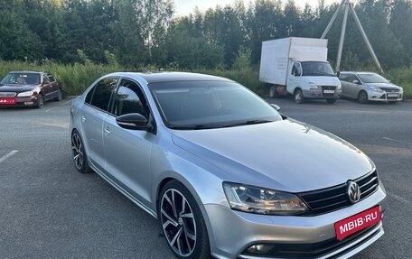 Volkswagen Jetta VI, 2015 год, 990 000 рублей, 1 фотография