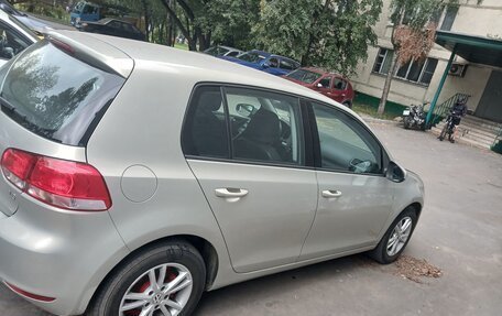 Volkswagen Golf VI, 2012 год, 800 000 рублей, 3 фотография