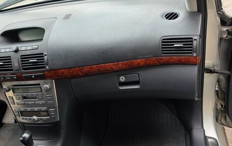 Toyota Avensis III рестайлинг, 2004 год, 900 000 рублей, 11 фотография
