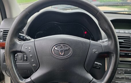 Toyota Avensis III рестайлинг, 2004 год, 900 000 рублей, 8 фотография