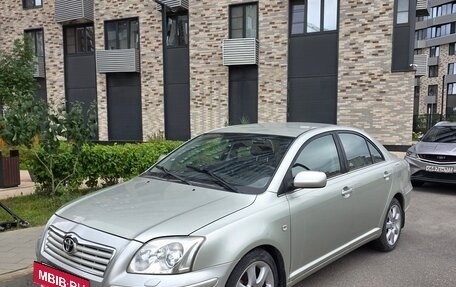 Toyota Avensis III рестайлинг, 2004 год, 900 000 рублей, 4 фотография