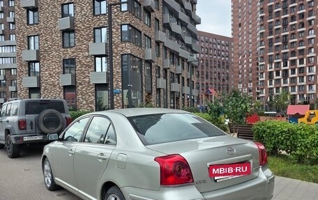 Toyota Avensis III рестайлинг, 2004 год, 900 000 рублей, 3 фотография