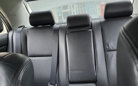 Toyota Avensis III рестайлинг, 2004 год, 900 000 рублей, 16 фотография