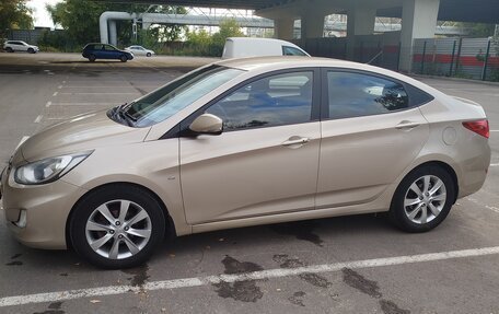 Hyundai Solaris II рестайлинг, 2012 год, 925 000 рублей, 5 фотография