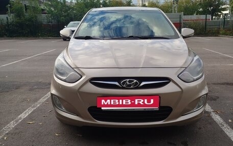 Hyundai Solaris II рестайлинг, 2012 год, 925 000 рублей, 3 фотография
