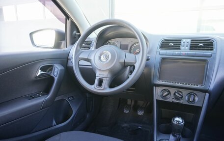 Volkswagen Polo VI (EU Market), 2012 год, 650 000 рублей, 13 фотография