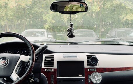 Cadillac Escalade III, 2008 год, 1 300 000 рублей, 17 фотография