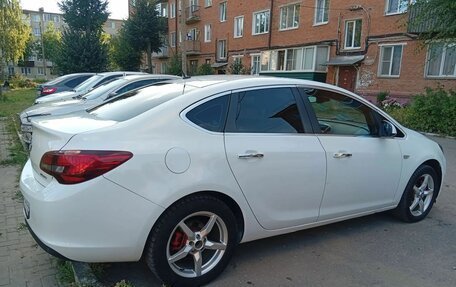 Opel Astra J, 2013 год, 625 000 рублей, 4 фотография