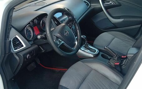 Opel Astra J, 2013 год, 625 000 рублей, 9 фотография