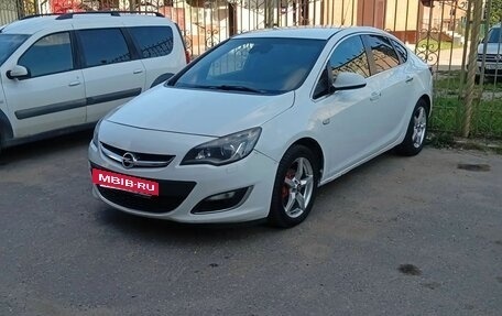 Opel Astra J, 2013 год, 625 000 рублей, 3 фотография