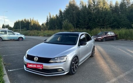 Volkswagen Jetta VI, 2015 год, 990 000 рублей, 4 фотография