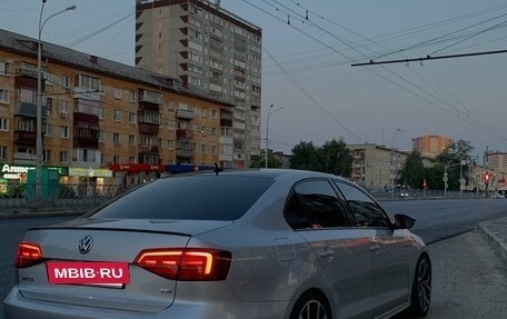 Volkswagen Jetta VI, 2015 год, 990 000 рублей, 8 фотография