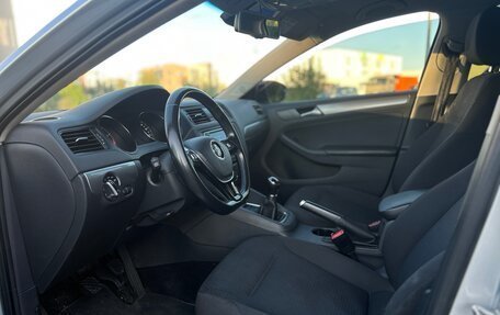 Volkswagen Jetta VI, 2015 год, 990 000 рублей, 18 фотография
