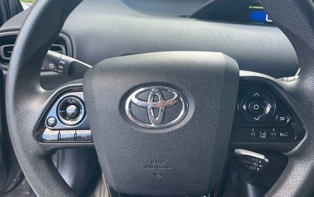 Toyota Prius IV XW50, 2020 год, 2 450 000 рублей, 10 фотография