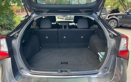 Toyota Prius IV XW50, 2020 год, 2 450 000 рублей, 7 фотография