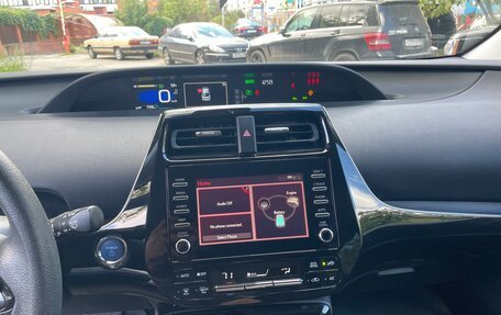 Toyota Prius IV XW50, 2020 год, 2 450 000 рублей, 12 фотография