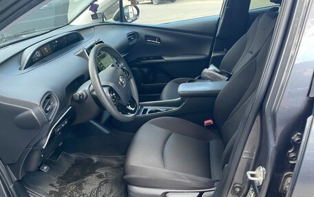 Toyota Prius IV XW50, 2020 год, 2 450 000 рублей, 14 фотография