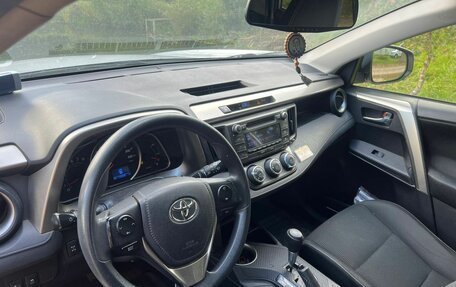 Toyota RAV4, 2014 год, 1 650 000 рублей, 6 фотография