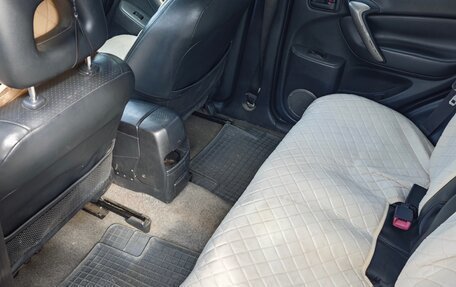 Toyota RAV4, 2004 год, 631 000 рублей, 8 фотография