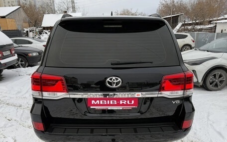 Toyota Land Cruiser 200, 2018 год, 5 990 000 рублей, 3 фотография