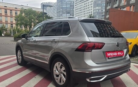 Volkswagen Tiguan II, 2020 год, 3 000 000 рублей, 4 фотография