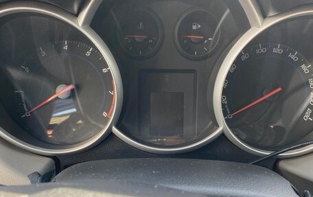 Chevrolet Cruze II, 2015 год, 900 000 рублей, 9 фотография