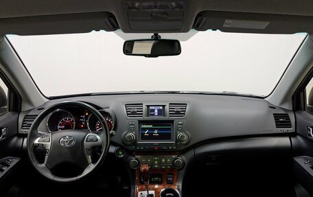 Toyota Highlander III, 2012 год, 2 750 000 рублей, 30 фотография