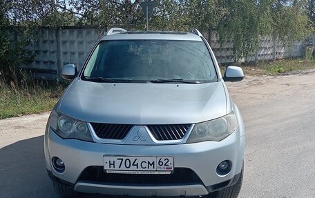 Mitsubishi Outlander III рестайлинг 3, 2008 год, 900 000 рублей, 1 фотография