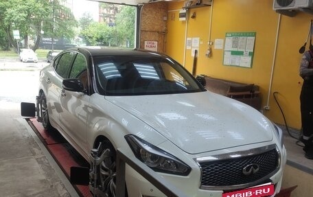 Infiniti Q70 I, 2015 год, 2 450 000 рублей, 10 фотография
