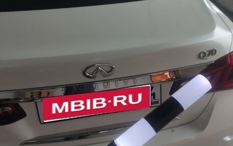 Infiniti Q70 I, 2015 год, 2 450 000 рублей, 24 фотография