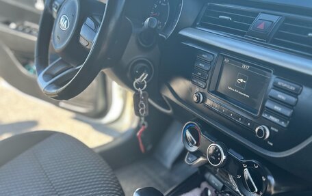 KIA Rio IV, 2017 год, 1 250 000 рублей, 2 фотография