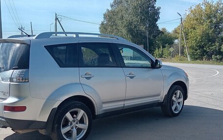 Mitsubishi Outlander III рестайлинг 3, 2008 год, 900 000 рублей, 4 фотография