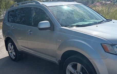 Mitsubishi Outlander III рестайлинг 3, 2008 год, 900 000 рублей, 3 фотография