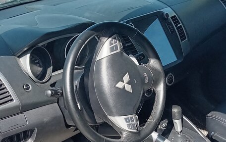 Mitsubishi Outlander III рестайлинг 3, 2008 год, 900 000 рублей, 11 фотография