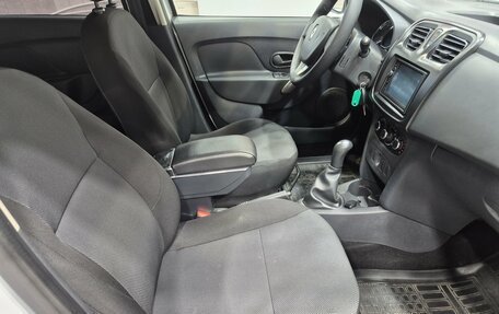 Renault Logan II, 2015 год, 649 900 рублей, 13 фотография
