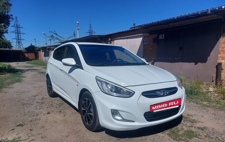 Hyundai Solaris II рестайлинг, 2013 год, 890 000 рублей, 6 фотография