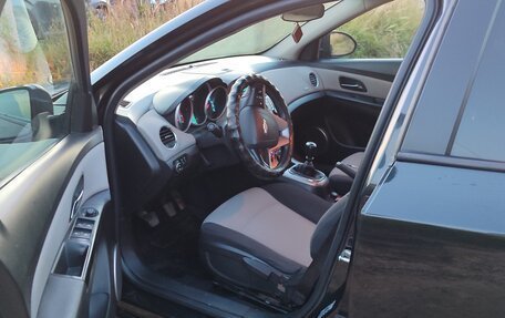Chevrolet Cruze II, 2011 год, 530 000 рублей, 8 фотография