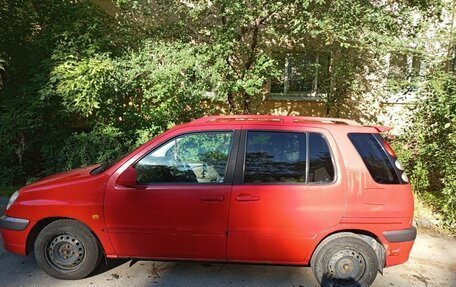 Toyota Raum I, 1999 год, 350 000 рублей, 2 фотография