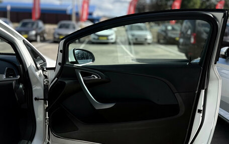 Opel Astra J, 2013 год, 900 000 рублей, 19 фотография