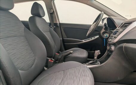 Hyundai Solaris II рестайлинг, 2015 год, 1 035 000 рублей, 11 фотография