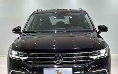 Volkswagen Tiguan II, 2023 год, 2 090 000 рублей, 2 фотография
