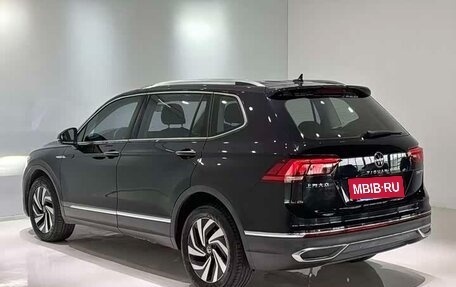 Volkswagen Tiguan II, 2023 год, 2 090 000 рублей, 4 фотография