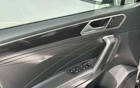 Volkswagen Tiguan II, 2023 год, 2 090 000 рублей, 8 фотография