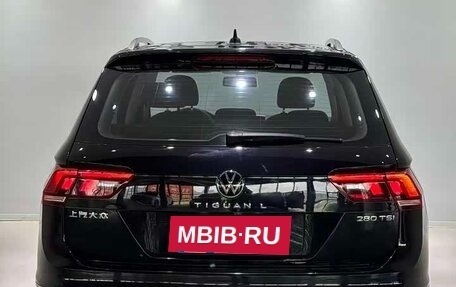 Volkswagen Tiguan II, 2023 год, 2 090 000 рублей, 6 фотография