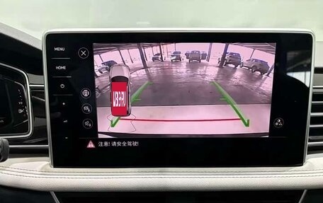Volkswagen Tiguan II, 2023 год, 2 090 000 рублей, 12 фотография