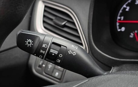 Hyundai Solaris II рестайлинг, 2019 год, 1 370 000 рублей, 11 фотография