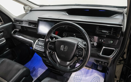 Honda Stepwgn IV, 2015 год, 1 799 000 рублей, 17 фотография