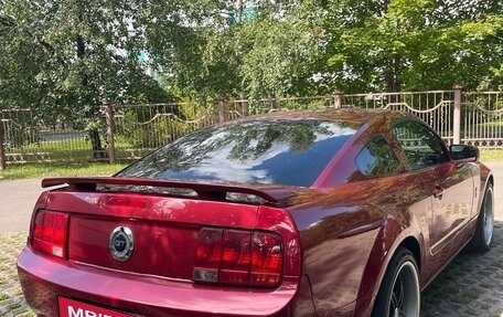 Ford Mustang VI рестайлинг, 2006 год, 1 100 000 рублей, 3 фотография