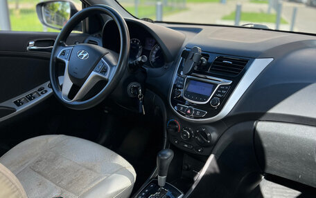 Hyundai Solaris II рестайлинг, 2013 год, 800 000 рублей, 5 фотография